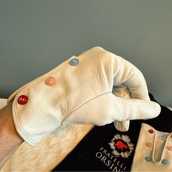 Fratelli Orsini Off White Leather Button Detail Gloves with Dust Bag - Picture 8 of 12